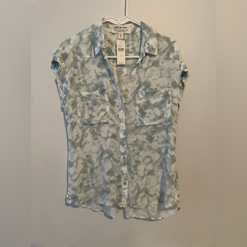 Cloth & Stone for Anthropologie Gray & Blue Cap Sleeve Button Down Shirt Size XS